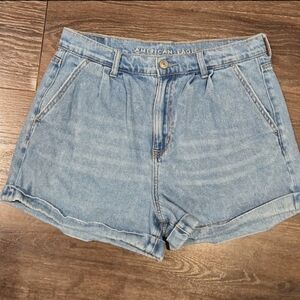 ❤️ AMERICAN EAGLE HIGH RISE PLEATED MOM JEAN SHORTS, 2 (26) and 8 (29)